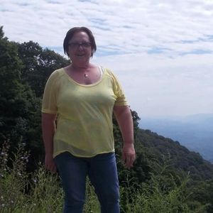 Meet your Posher, Debbie